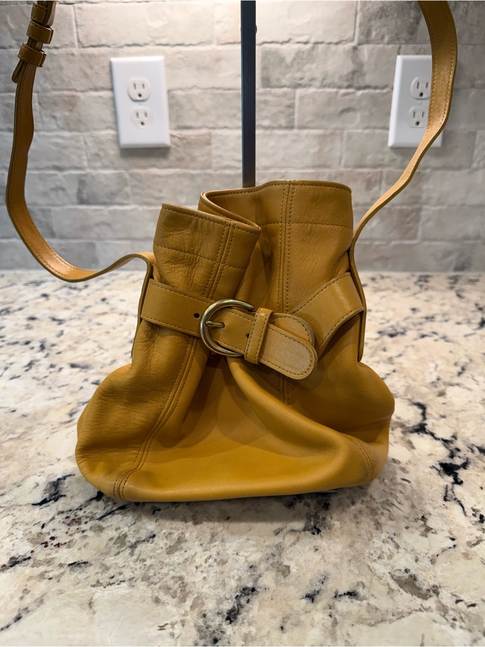 Coach EUC Vintage Mustard Yellow Leather Bucket Crossbody Bag